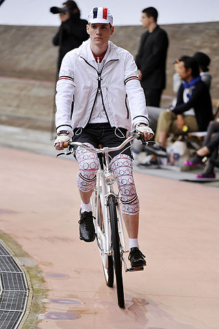 Moncler Gamme Bleu / - 2011